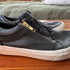 Vans Old Skool black leather zip up shoes women's 6.5